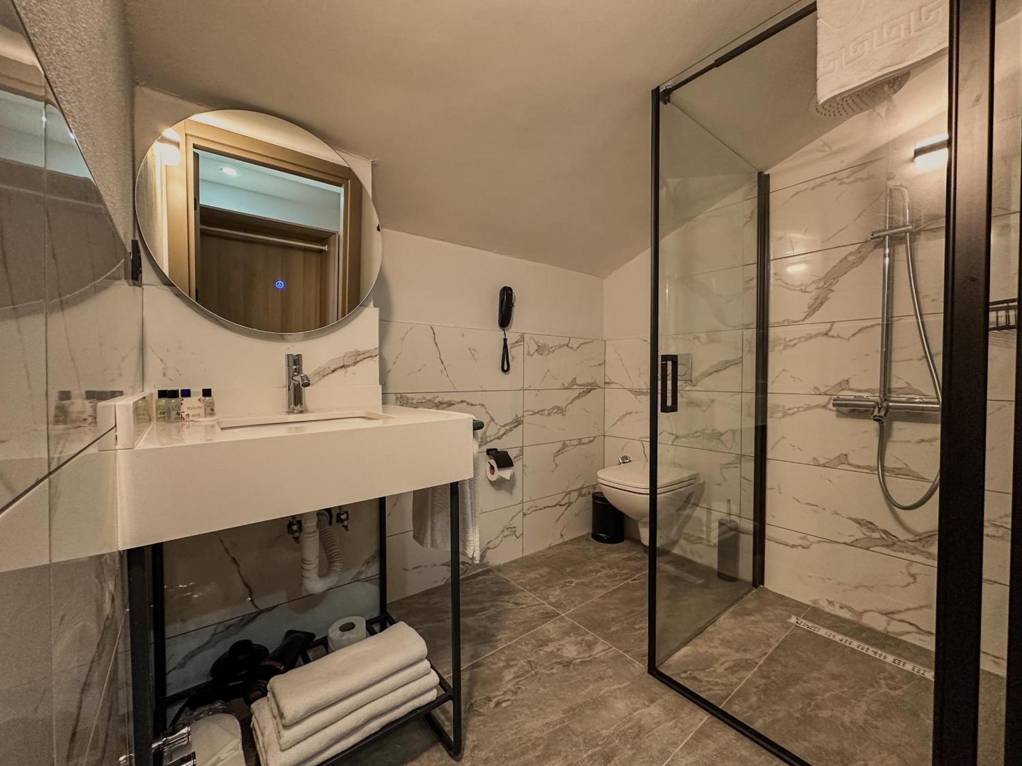 Leaf River Apart Otel