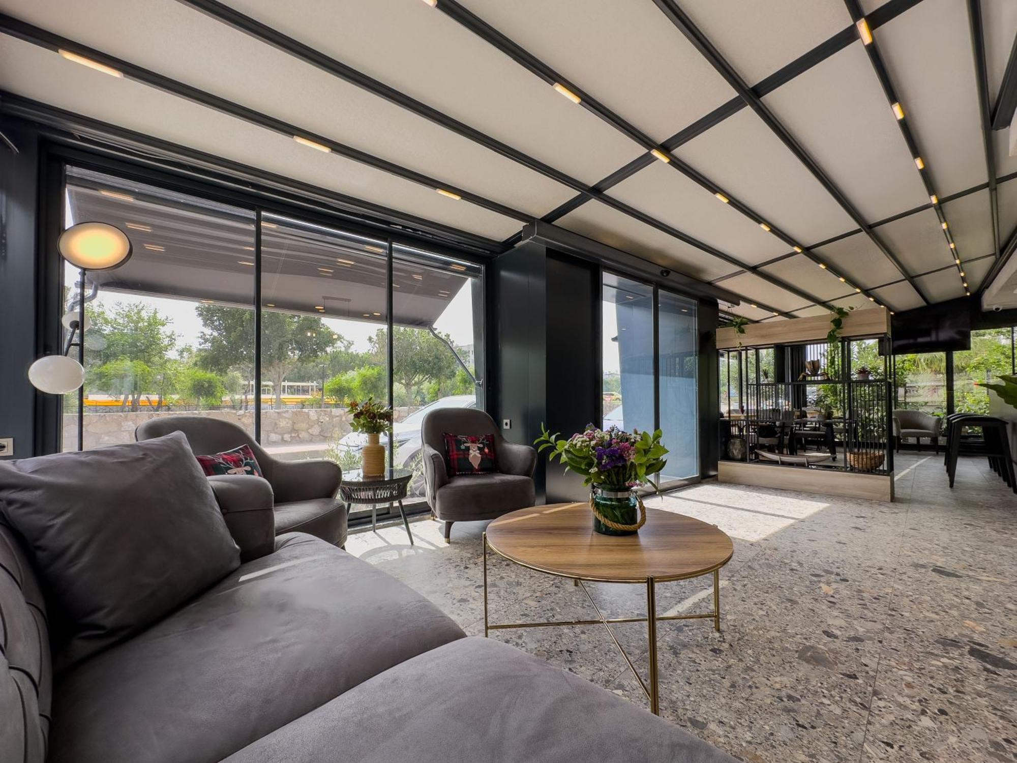 Leaf River Aparthotel