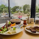 Leaf River Suites